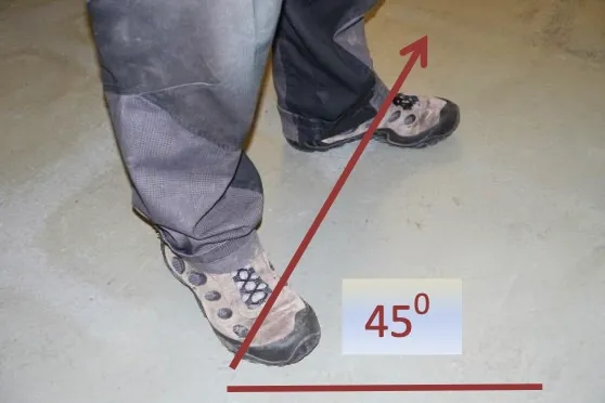 Body 45° to target — left foot forward, shoulder-width